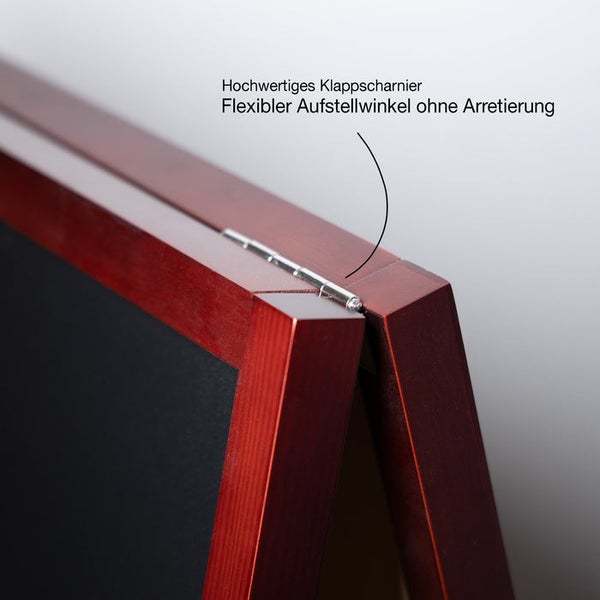 Detailansicht eines Aufstellers mit hochwertigem Klappscharnier und flexiblem Aufstellwinkel.