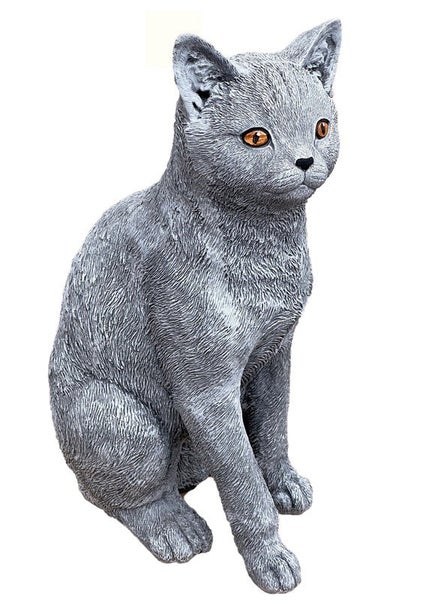 Detaillierte Gartenfigur einer sitzenden Katze aus Stein für den Außenbereich