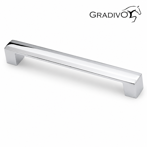 Geradliniger Möbelgriff aus Metall in Chrom glänzend. Gradivo Logo.