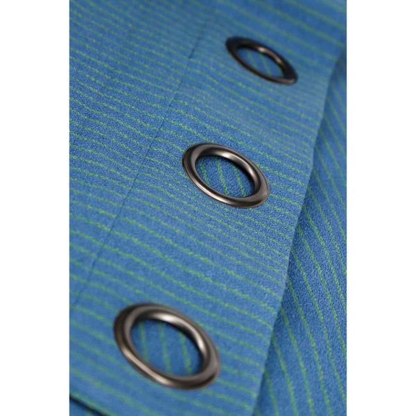 Gardine mit Ösen zur Aufhängung