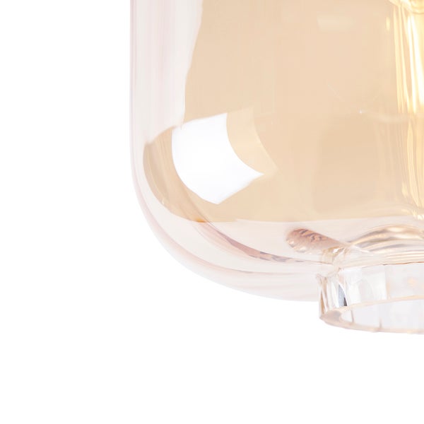 Nahaufnahme eines lichtdurchlässigen Lampenschirms aus Glas.