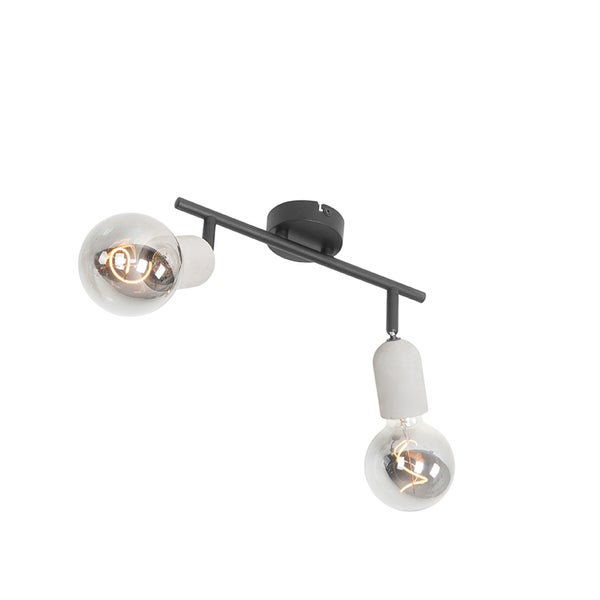 2-flammige Deckenleuchte aus schwarzem Metall mit schwenkbaren Spots in Beton-Optik und runden Filament-Glühlampen.