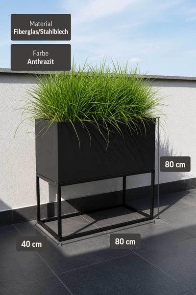 Anthrazitfarbener Pflanzkasten aus Fiberglas und Stahlblech auf Metallgestell, Breite 80 Zentimeter, Tiefe 40 Zentimeter, Höhe 80 Zentimeter.