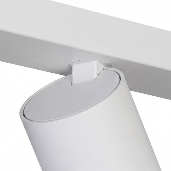 Detailaufnahme eines verstellbaren LED Strahlers an einer Schiene