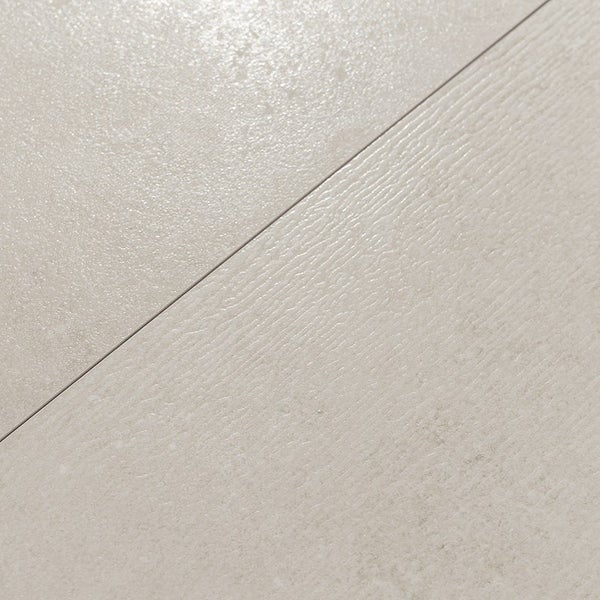 Strukturierte Fliese in Steinoptik mit feiner Oberflächenbeschaffenheit