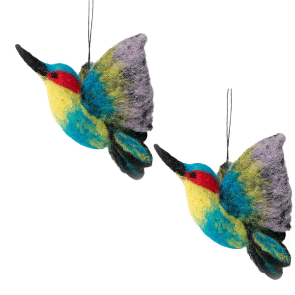 Zwei dekorative Kolibri-Anhänger aus Filz