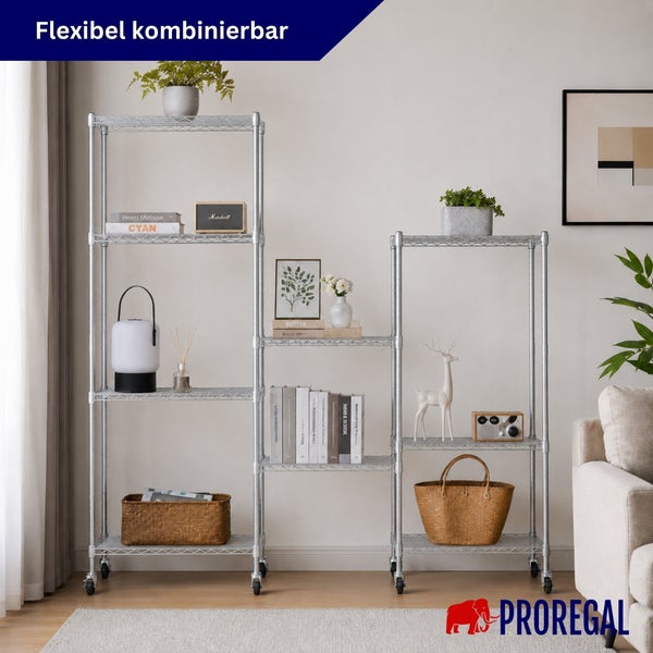Modulares ProRegal Drahtregalsystem auf Rollen in einem hellen Wohnzimmer mit Deko wie Pflanzen und Büchern. ProRegal Logo.