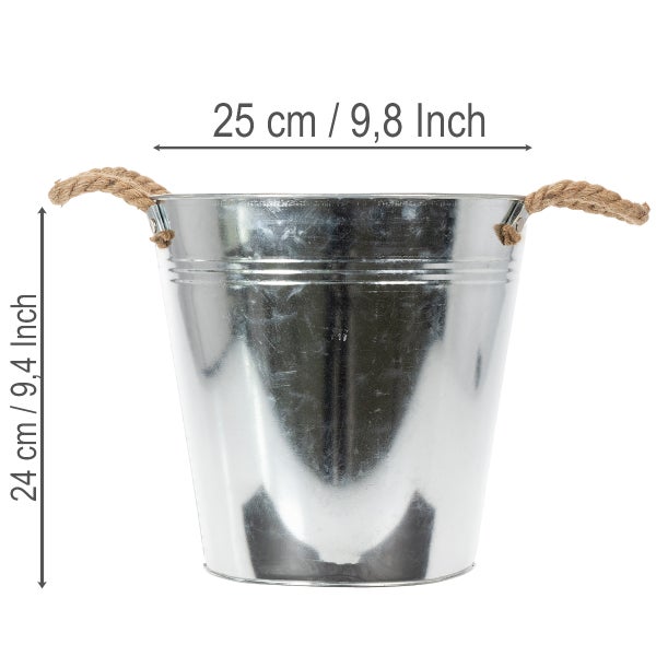 Zinkeimer mit Seilgriffen, Höhe 24 Zentimeter, Durchmesser 25 Zentimeter.
