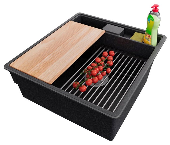 Spüle mit Abtropfgitter, Schneidebrett, Spülmittel und Tomaten