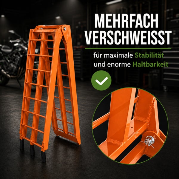 Klappbare orange Auffahrrampe, mehrfach verschweißt für Stabilität mit Detailansicht der Schweißnähte und des Sicherungsbolzens.