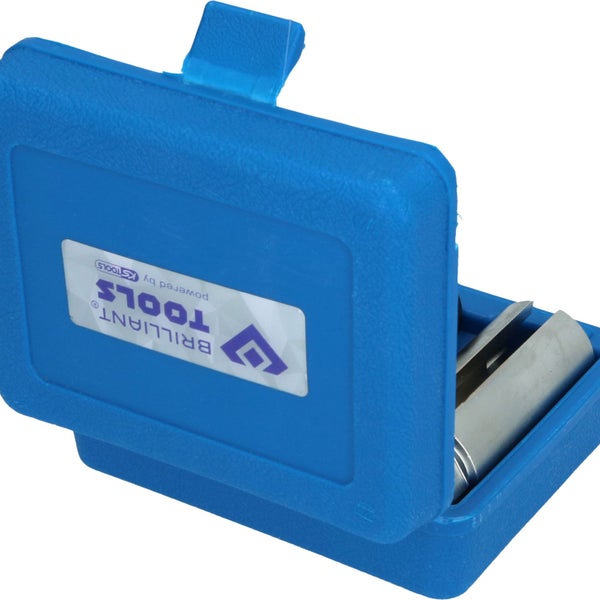 Brilliant Tools Zündkerzen-Steckschlüssel-Einsatz in geöffnetem, blauem Kunststoffkoffer