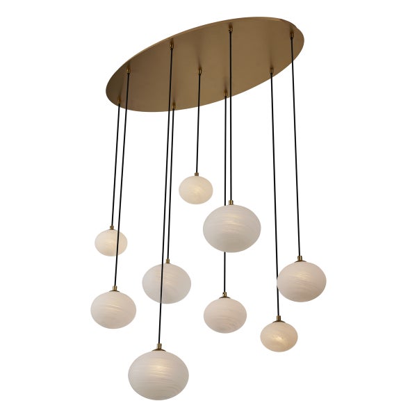 Pendelleuchte mit neun kugelförmigen Lampenschirmen