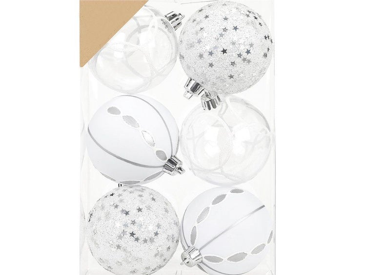 Set mit sechs verschiedenen Weihnachtskugeln in transparenter Verpackung für die Weihnachtsbaumdekoration.