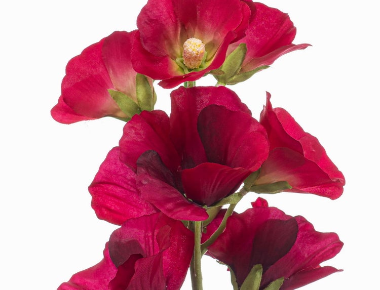 Künstliche Stockrose in Rot mit mehreren Blüten am Stängel.