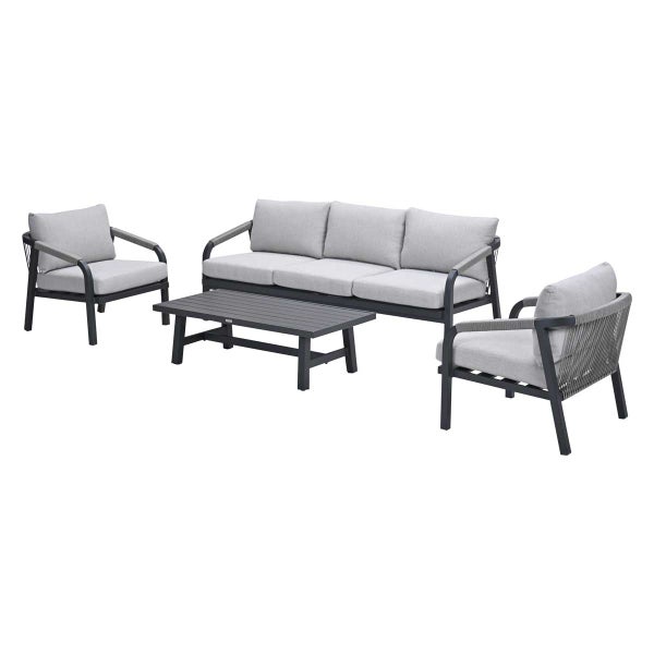 Modernes Garten Lounge Set bestehend aus einem Dreisitzer Sofa zwei Sesseln und einem Couchtisch mit grauen Polstern und dunklem Metallgestell.