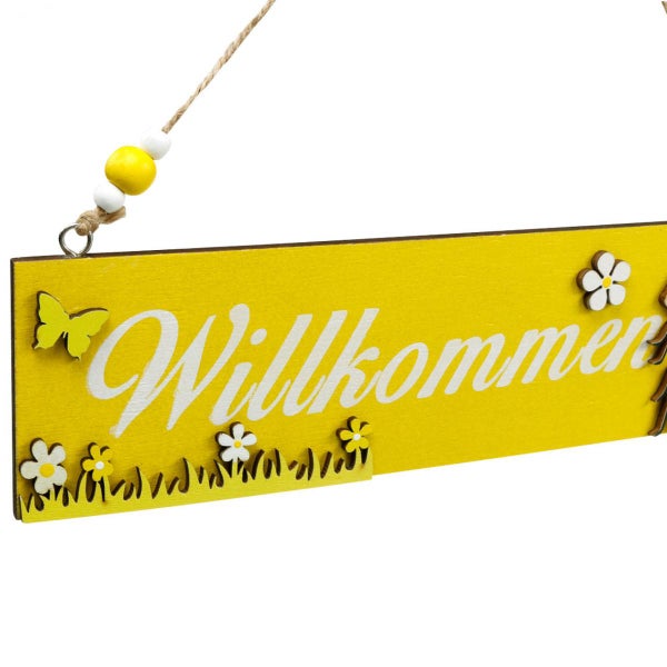 Dekoratives Holzschild mit der Aufschrift Willkommen, verziert mit Blumen- und Schmetterlingsmotiven.