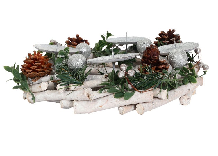 Adventskranz mit Tannenzapfen, silbernen Kugeln und Kerzenhalter