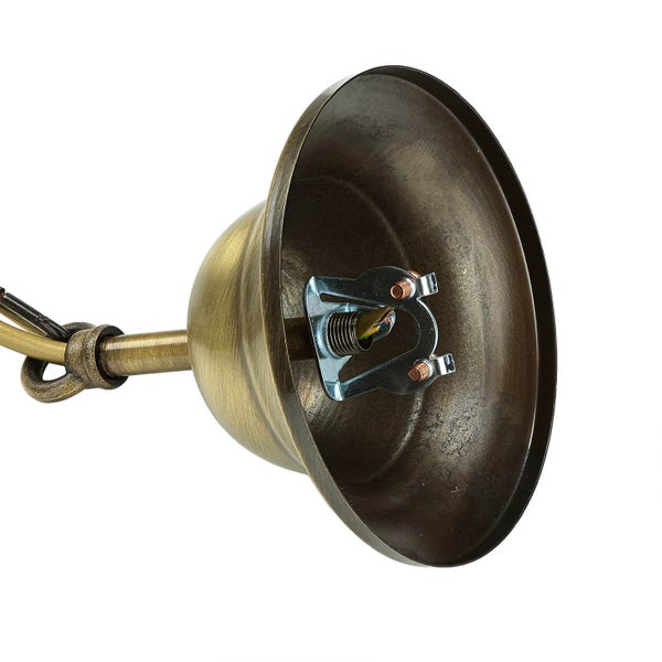 Innenansicht einer Pendelleuchte mit Befestigungselementen