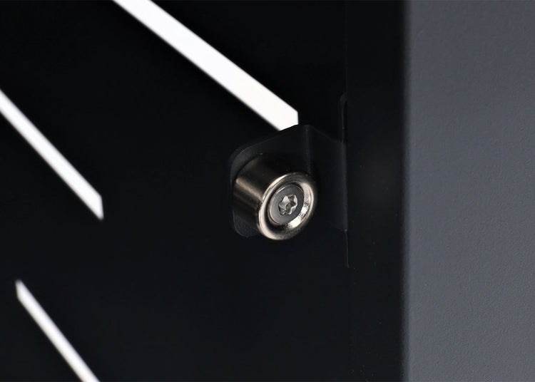 Detailansicht einer Schraube an einem Möbelstück