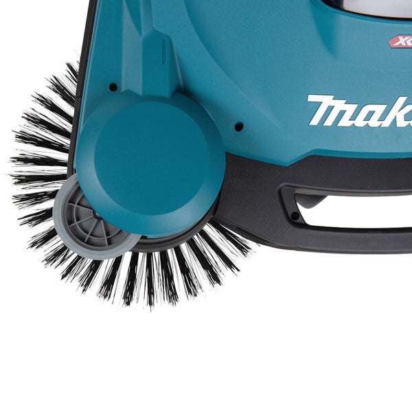 Detailansicht einer Kehrmaschine mit Drehknopf und Schalter zur Einstellung der Bürstenhöhe