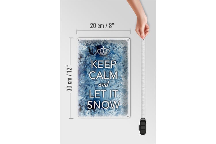 Nahaufnahme von Spirea-Blütenständen mit grünen Blättern