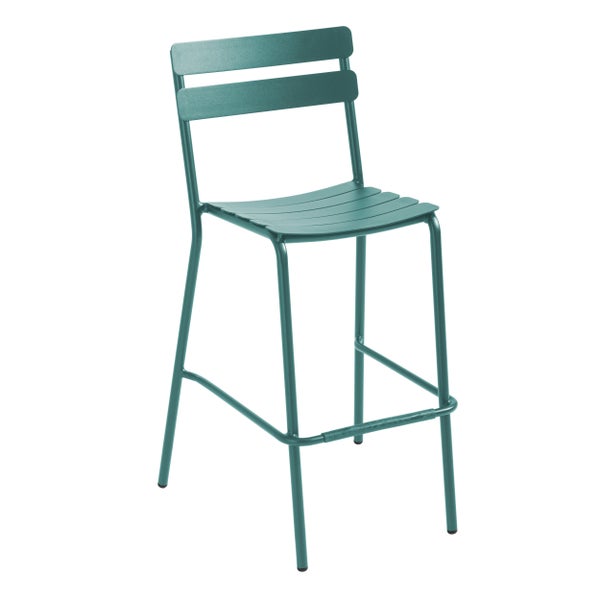 Grüner Barhocker aus Metall mit Rückenlehne, Fußstütze und Oviala Logo.