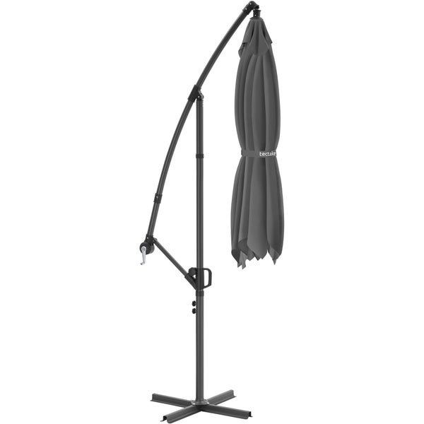 Dunkelgrauer geschlossener Ampelschirm mit tectake Logo, Kreuzfuß und Kurbel.