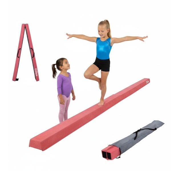 Klappbarer Schwebebalken für Kinder von Trutzholm mit Tragetasche für eine platzsparende Lagerung in einem hellen Wohnzimmer.