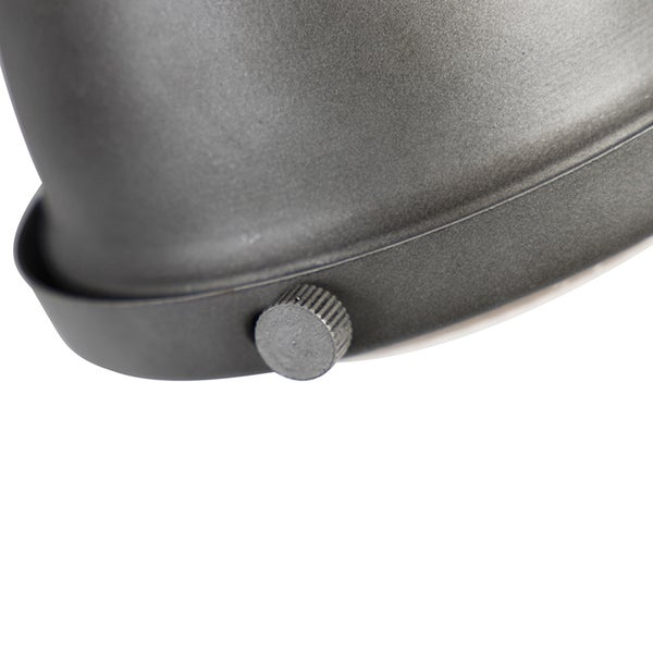 Detailaufnahme einer Lampe mit Rändelschraube