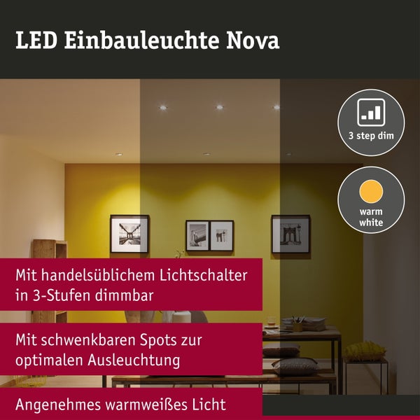 LED Einbauleuchte Nova in einem Wohnzimmer mit drei Helligkeitsstufen, schwenkbaren Spots und warmweißem Licht. Symbole für dreistufig dimmbar und warmweiß.