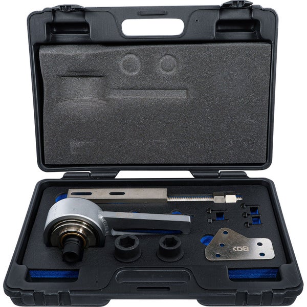 Werkzeugsatz in einem schwarzen Werkzeugkoffer