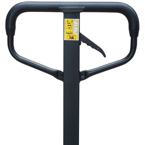 Deichsel einer Sackkarre aus Metall mit Sicherheitsaufklebern