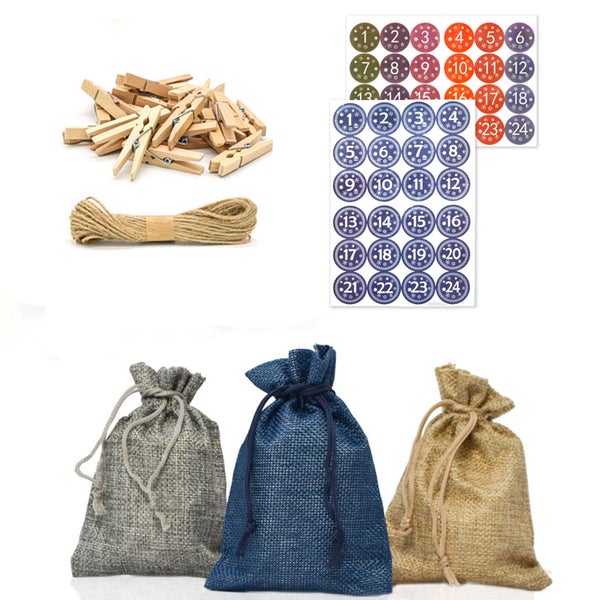 Set für Adventskalender mit Säckchen, Holzklammern, Jutekordel und nummerierten Aufklebern zum Basteln.