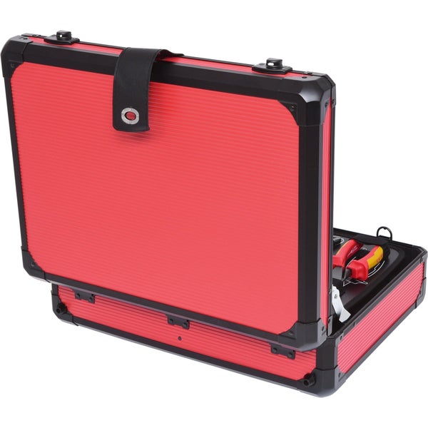 Offener roter Werkzeugkoffer mit Werkzeugen