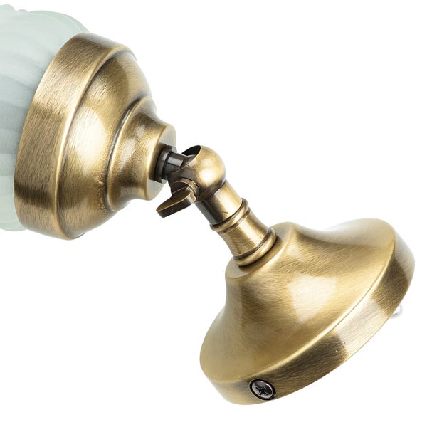 Wandleuchte aus Metall mit Lampenschirm aus Glas