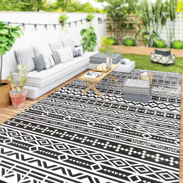 Outsunny Outdoor Teppich robuster Wetterfest Outdoorteppich, faltbar Carpet mit Boho-Style, Outdoor-Teppich für Wohnzimmer Balkon Garten Terrasse Bad Flur Küche, 548 x 274 cm Schwarz+Weiß