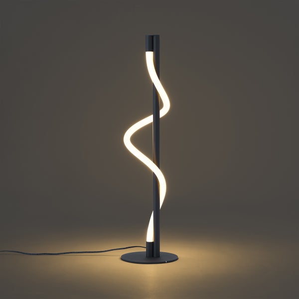 Moderne Stehlampe mit gewundenem LED-Lichtband