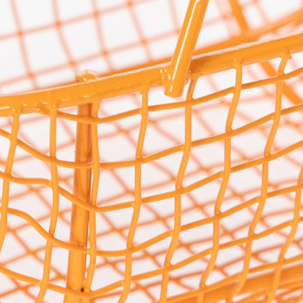 Detailansicht eines Drahtkorbs