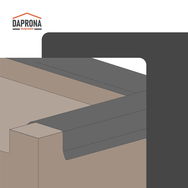 Daprona Logo und Anwendungsbeispiel eines Dachprofils am Dachrand.