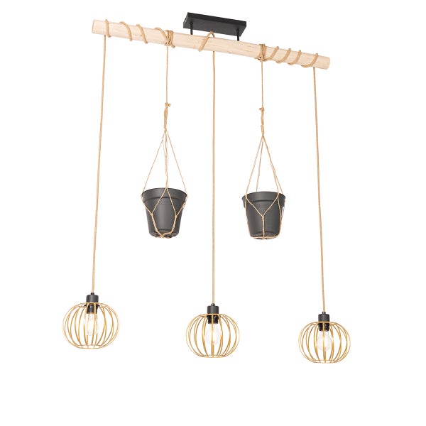 Hängelampe mit drei Lampenschirmen und zwei Pflanztöpfen an einem Holzbalken