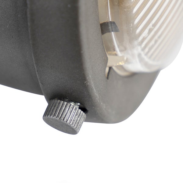 Nahaufnahme einer Außenleuchte mit Einstellknopf