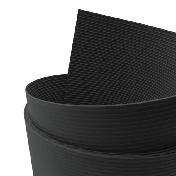 Gerippte Gummimatte aufgerollt