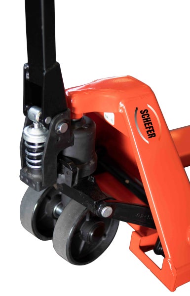 Detailansicht eines Gabelhubwagens mit Scheefer Logo