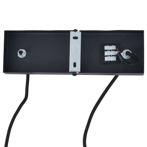 Rückseite einer schwarzen Deckenleuchte mit Kabeln und Befestigung