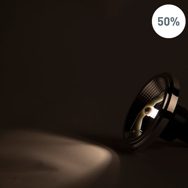 LED-Reflektorlampe bei 50 Prozent Helligkeit