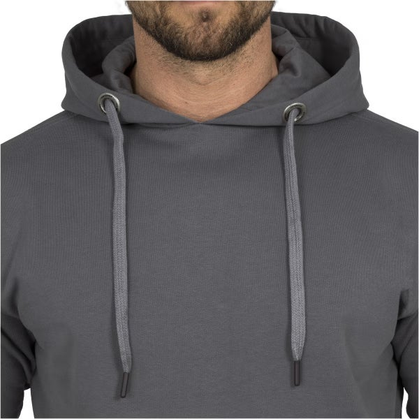 Nahaufnahme eines dunkelgrauen Kapuzenpullovers mit Kordelzug am Halsausschnitt.