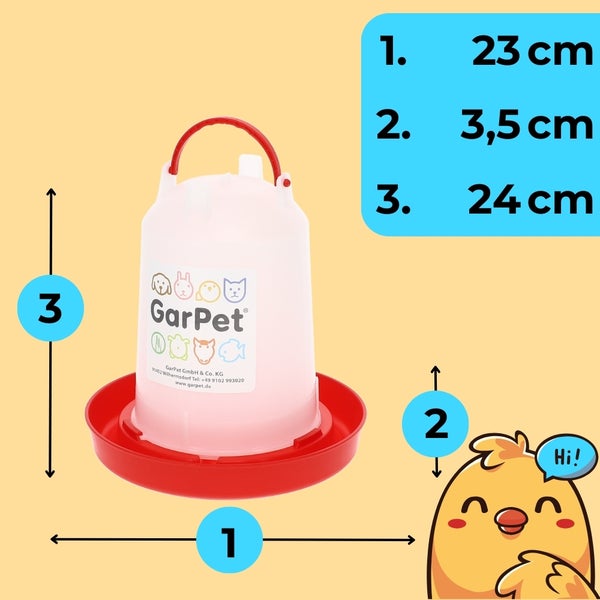GarPet Geflügeltränke mit den Maßen 23 cm Breite, 3,5 cm Höhe des Tellers und 24 cm Gesamthöhe.