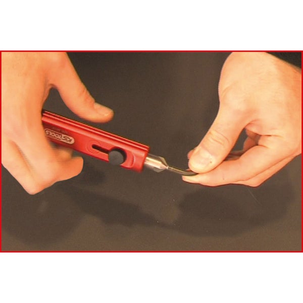 Halloween-Hexe mit blinkenden Augen und automatischen Bewegungen für eine gruselige Dekoration