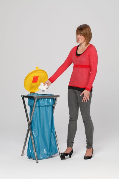 PROREGAL Robuster Scherenständer Mit Klemmring Fußpedal Für 120 Liter Sack HxBxT 90 x 40 x 45 cm Edelstahl Gelber Deckel