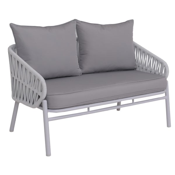 Graues 2-Sitzer Gartensofa aus Metall mit Seilbespannung und Polstern.